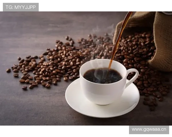 巴洛特利超市买菜被认出，推车里全是能量饮料和黑咖啡