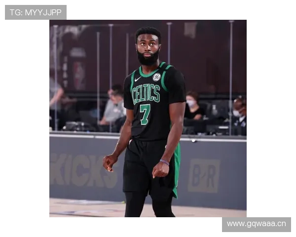 德拉季奇无球跑动提升进攻效率，改变热火外线战术结构